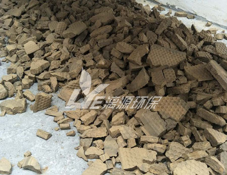 如何解决中水回用污泥的含水量高的问题？